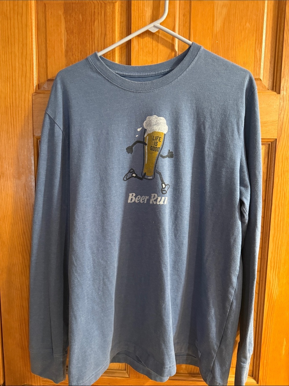 Life is good men’s classic fit crusher tee size large.